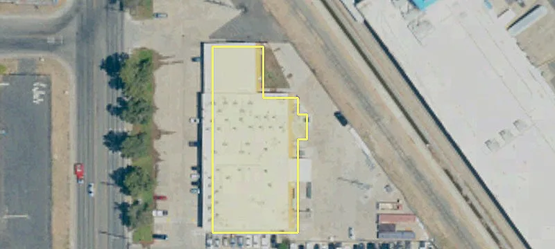 Sacramento Warehouse with Fenced Yard