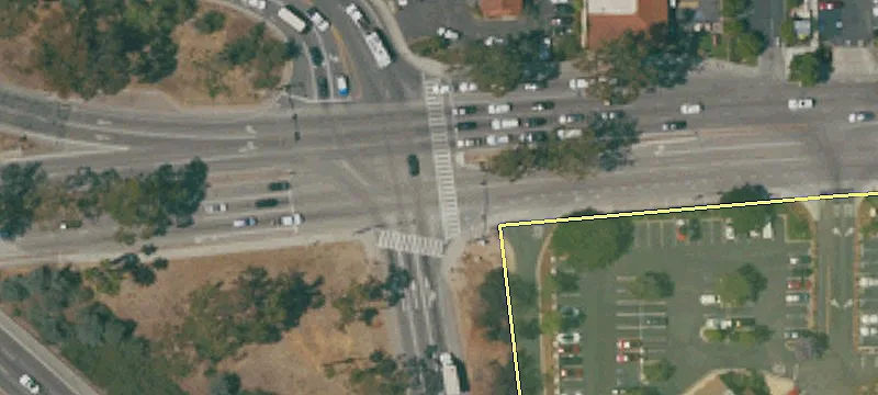 Retail Space Near La Cumbre