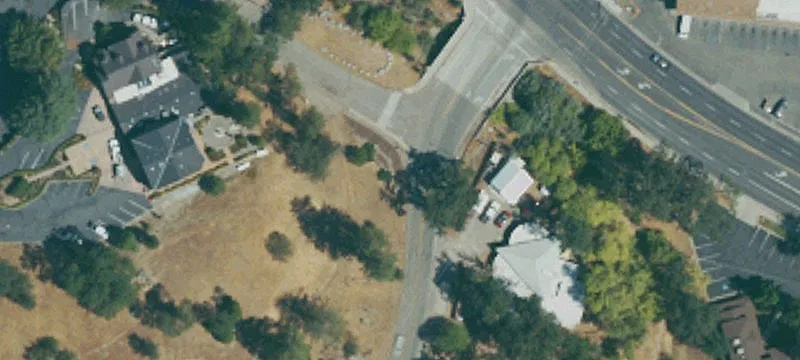 Retail Space Near Yosemite Entrance