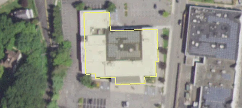 Retail Space at Signalized Intersection