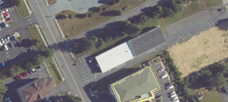 Retail/Flex Building on Acre Lot