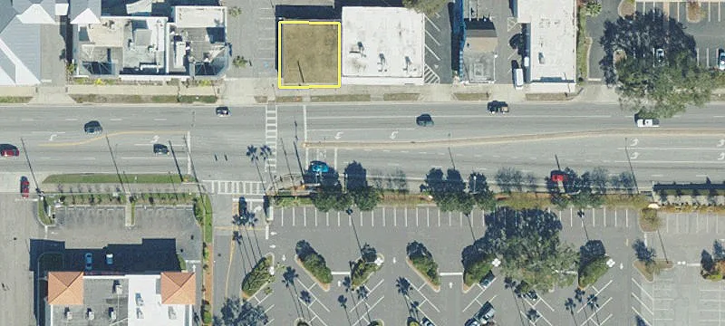Retail Space in Largo Center
