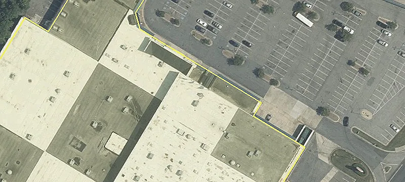 Retail Space with Ample Parking