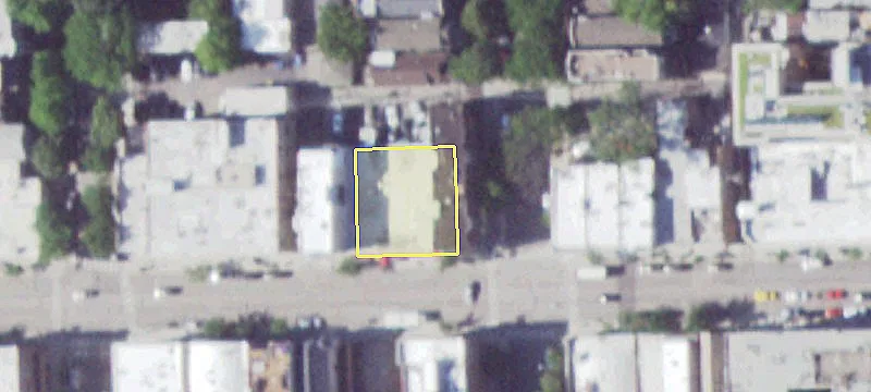 Land on Belmont Avenue, Chicago