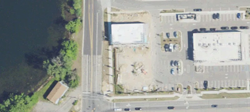Retail End-Cap in White Lake