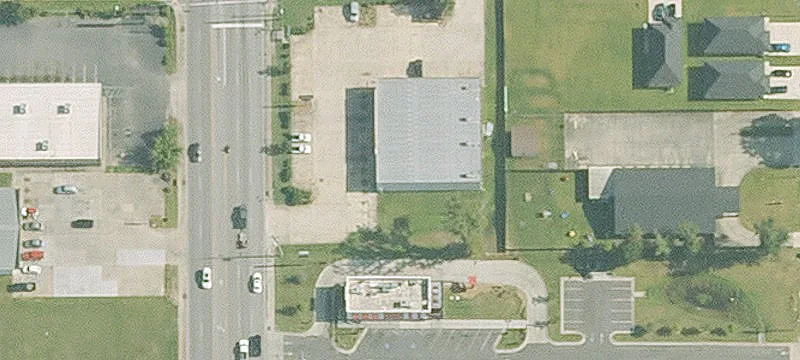 Freestanding Building on Major Thoroughfare