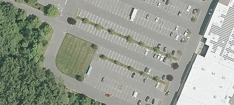 Retail Space in Elmwood Plaza
