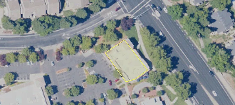 Retail Space in Roseville Center