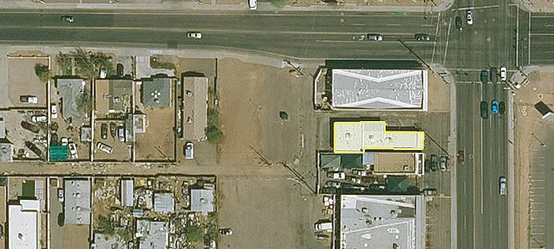 Retail Space with Warehouse Functionality