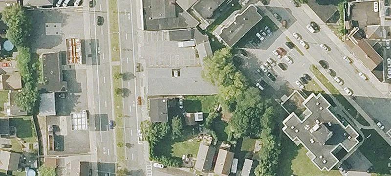 Upgraded Freestanding Building on Route