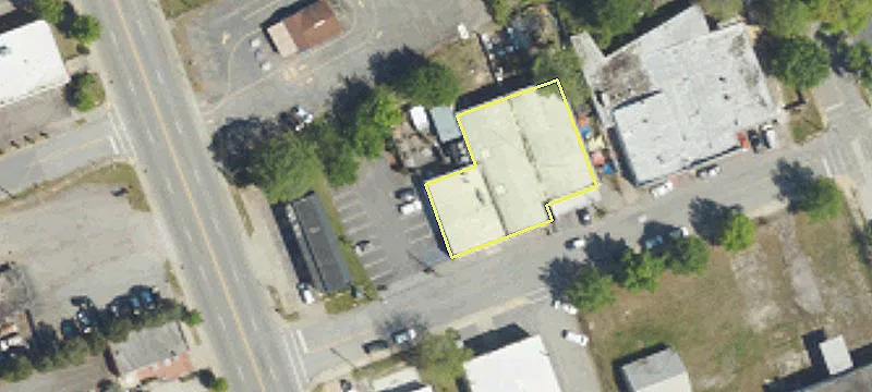 Retail/Warehouse Building with Parking