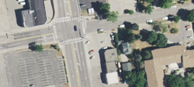 Prime Automotive Shop on Corner Lot