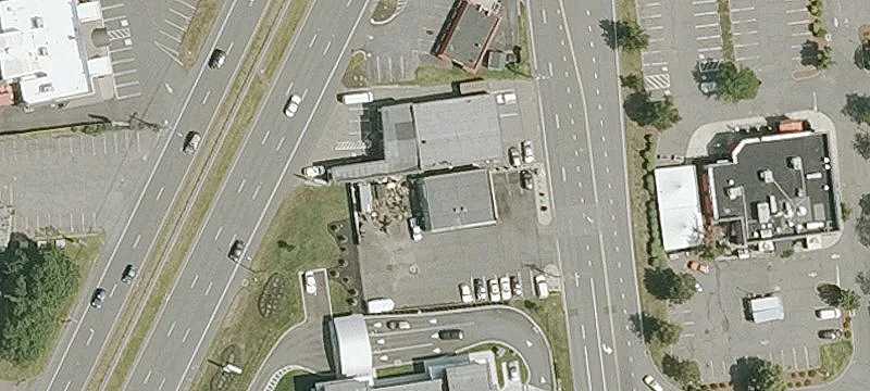 Retail Building Near Berlin Turnpike