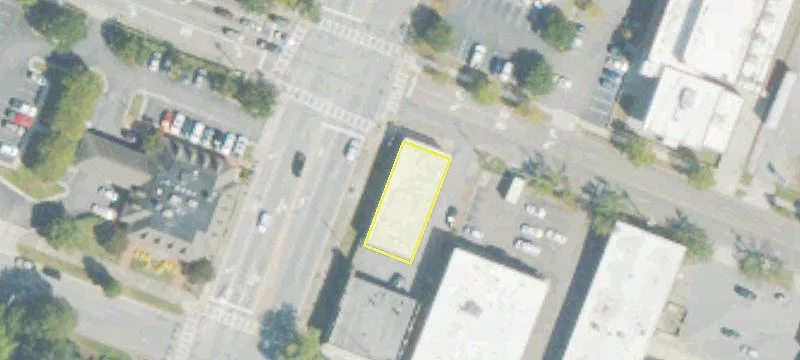Retail Space at Signalized Intersection