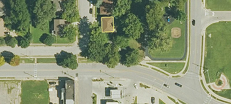 Land in Argentine Neighborhood