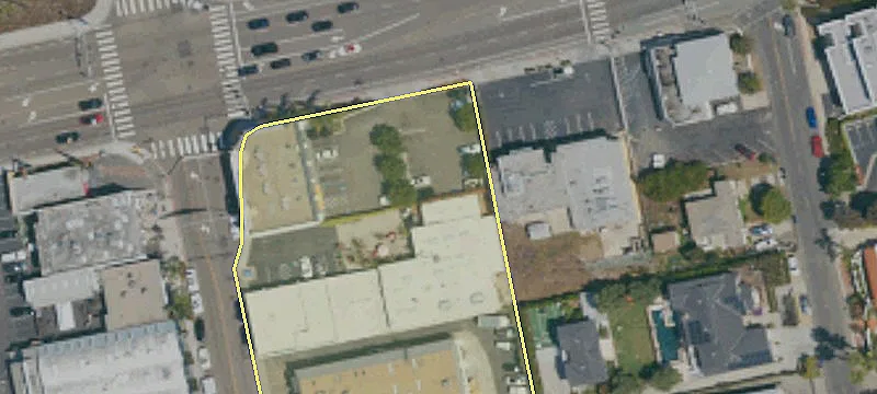 Retail Space Near Cedros Design