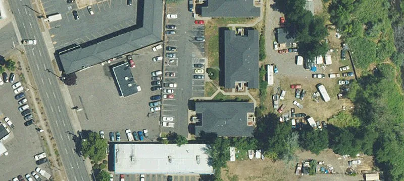 Riverside Avenue Automotive Garage
