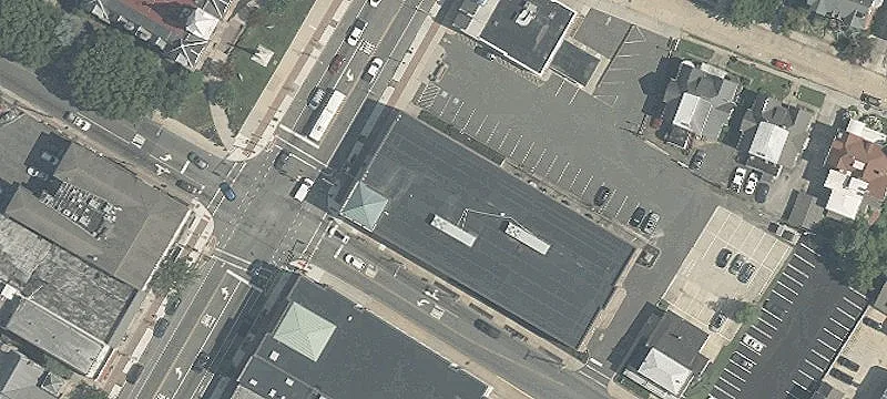 Retail Space in Busy Plaza