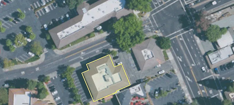 Freestanding Retail Building in Alamo