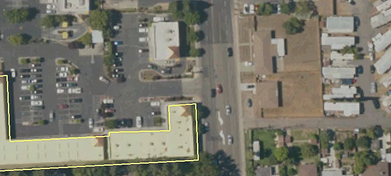 Retail Space in Busy Center