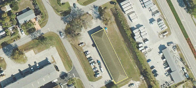 Leased Multi-Bay Investment Opportunity