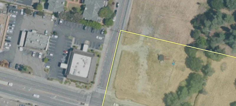 Ground Floor Commercial Space Available