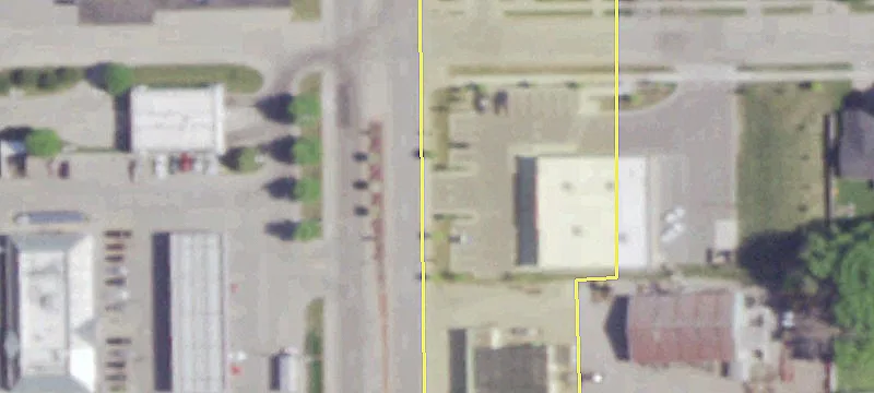 Oshkosh Retail Space Available