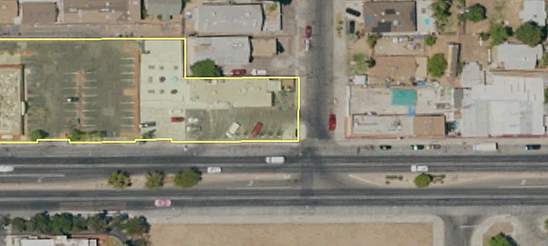 Retail Space on Kings Canyon