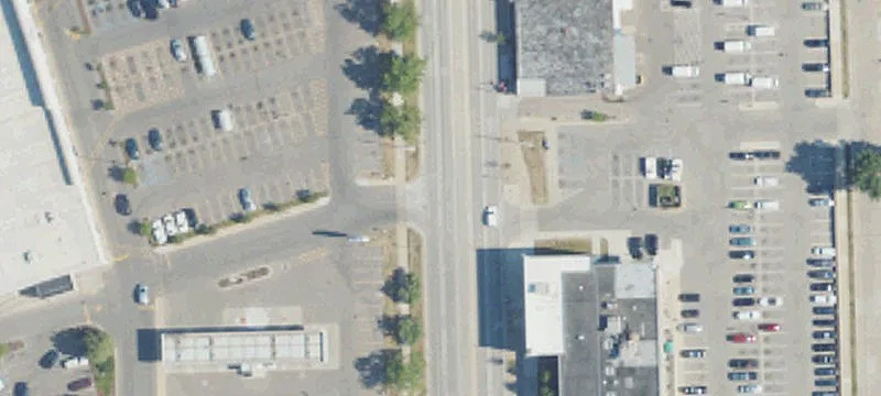 Free-Standing Building with Back Lot