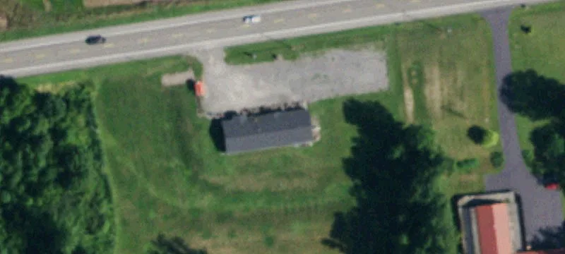 Versatile Building on 2.5 Acres