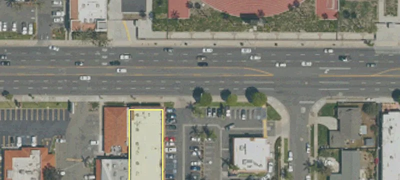 Retail Anchor Unit For Lease