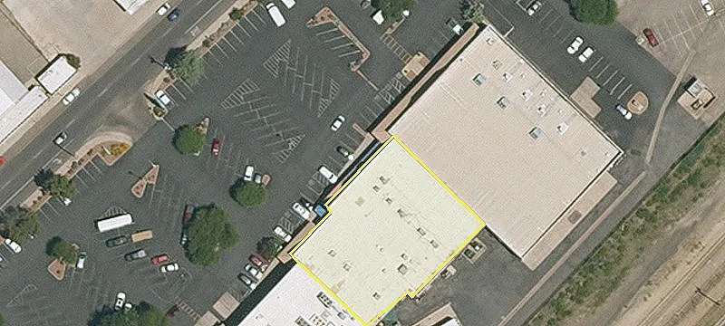 Retail Space in High-Traffic Plaza