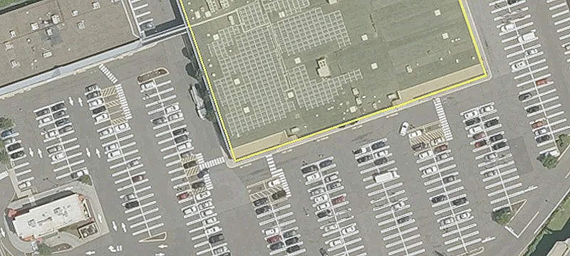 Stratford Warehouse with Ample Parking
