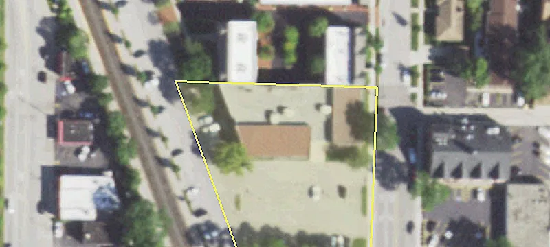 Retail Space in Glenview