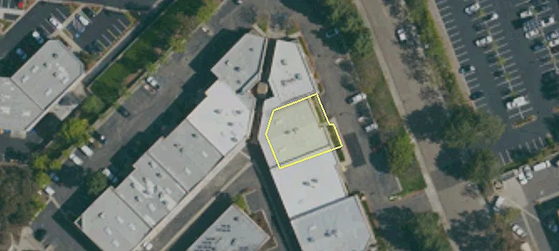 Office Space with Shared Amenities