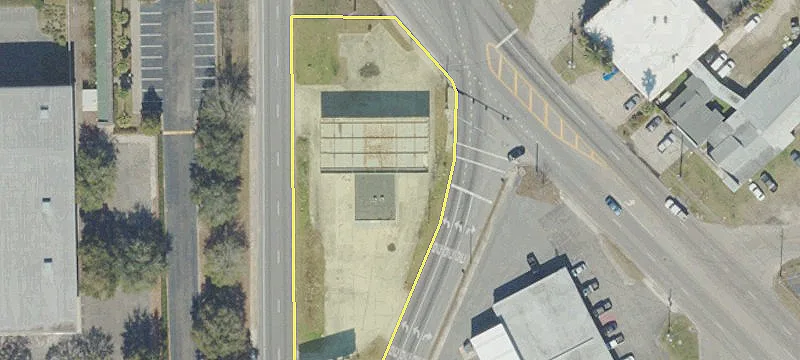 Versatile Corner Lot for Lease
