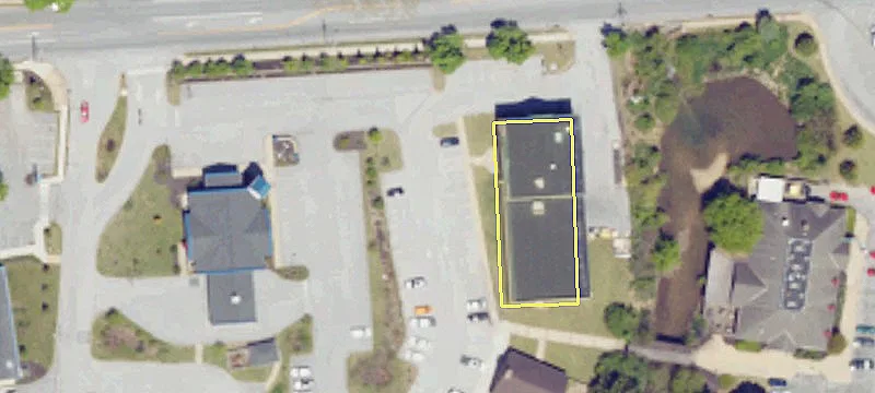 Retail Building Near Route 30