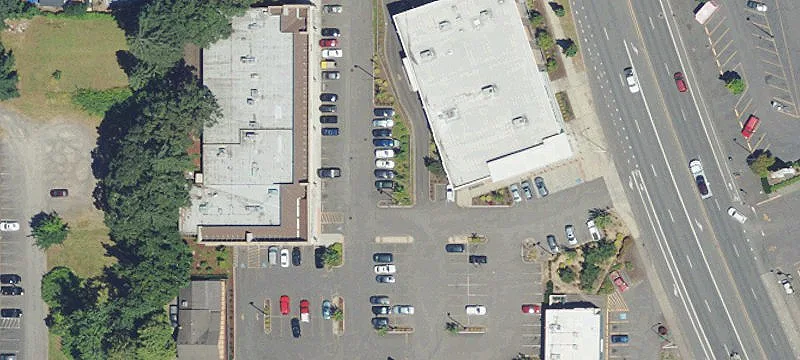 Retail Space in Milwaukie Center