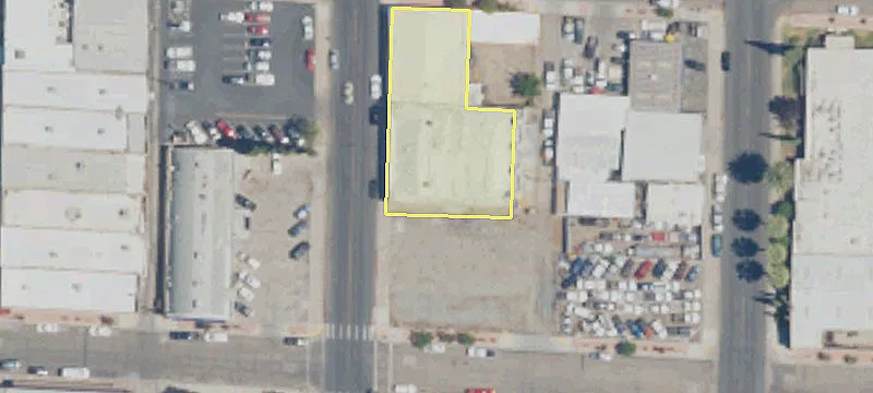 Retail Building on Oak Avenue