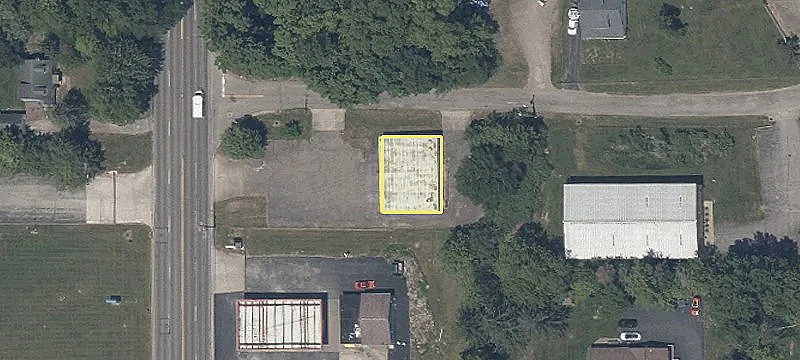 Freestanding Building on Corner Lot
