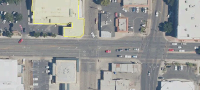 Freestanding Buildings with Private Parking