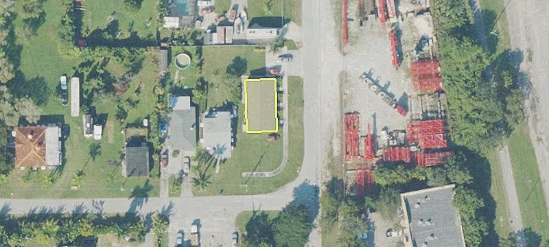 Warehouse Facility with Optional Lot