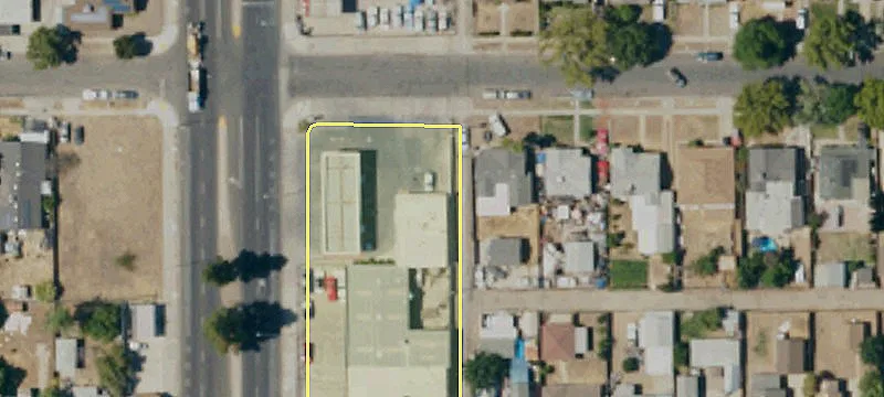 Automotive Property with Fenced Lots