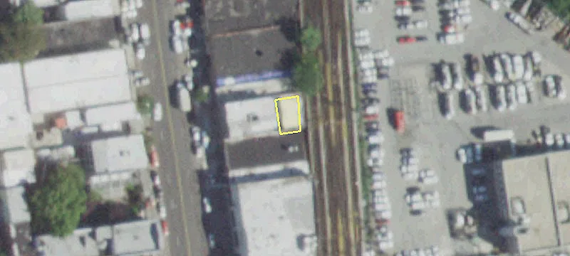 Brooklyn Warehouse with High Visibility