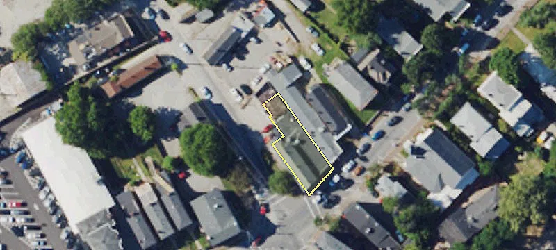 Corner Location Bar/Restaurant Opportunity