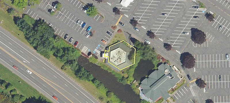 Retail Space in Milwaukie Center