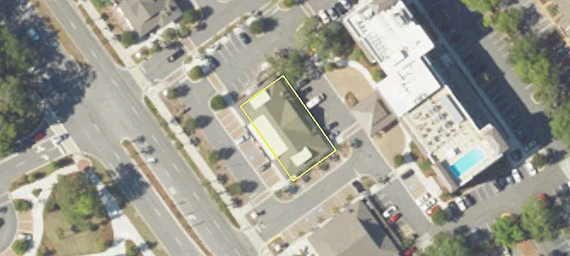Retail Space Near Coligny Park