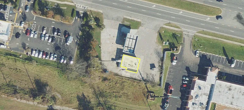 Retail Building on Highway 441