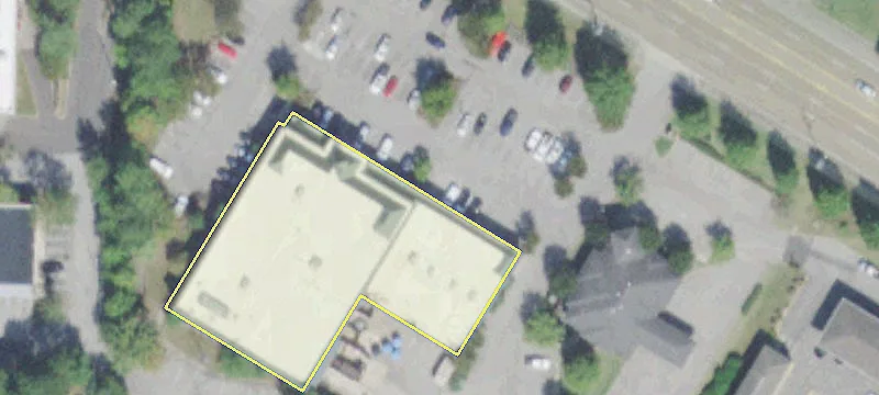 Retail Space on Poplar Avenue