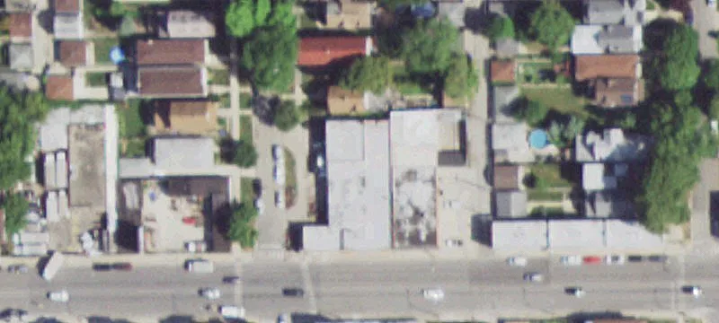 Montrose Avenue Warehouse with Parking